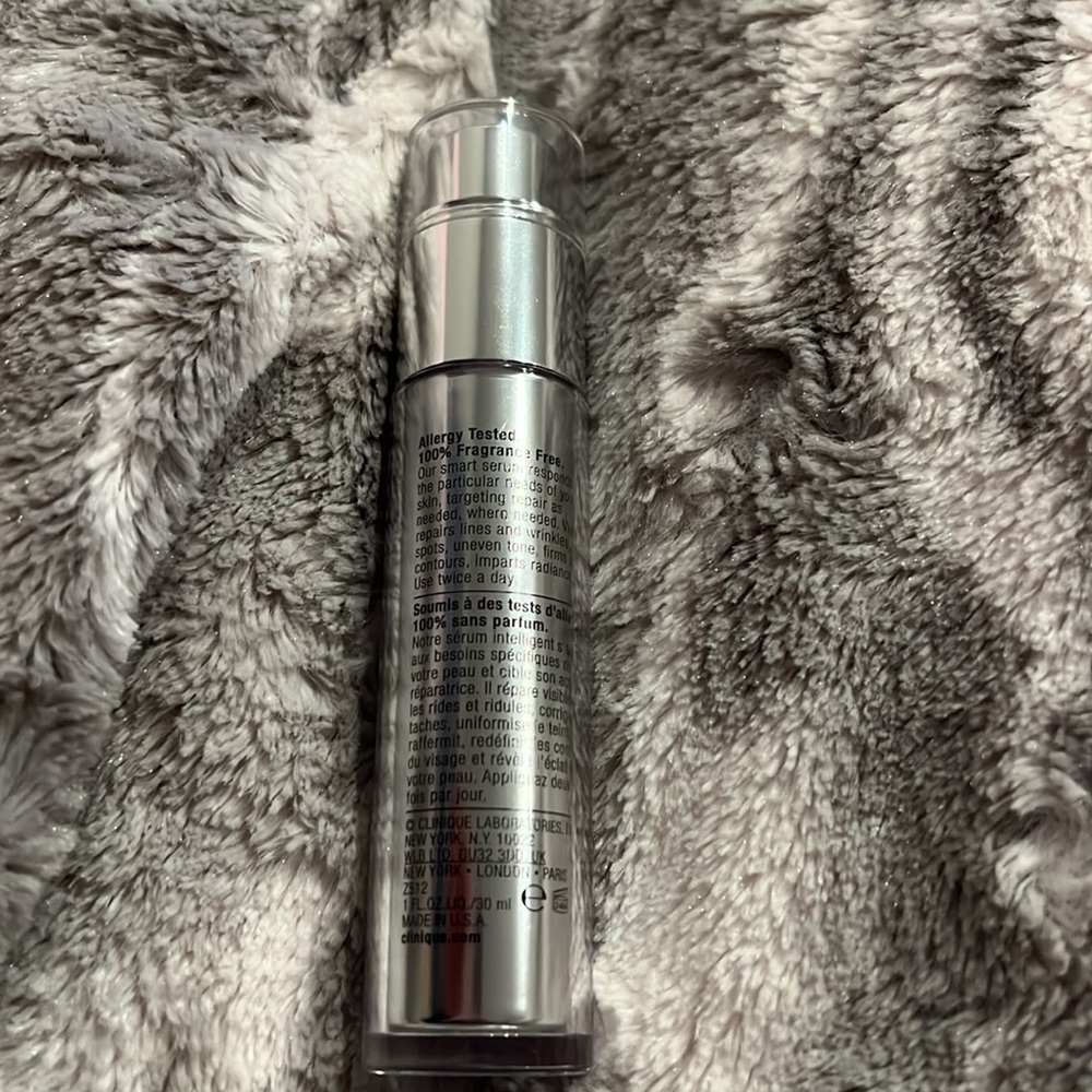 Rare and Discontinued Clinique Smart Custom Repair - Picture 2 of 2